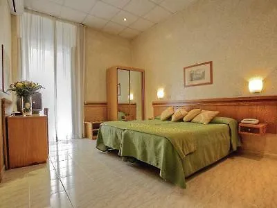 Hotel Embassy 3*