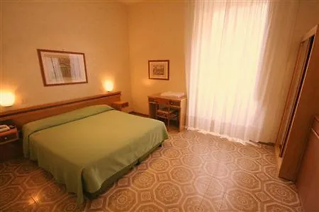 Embassy Отель 3*