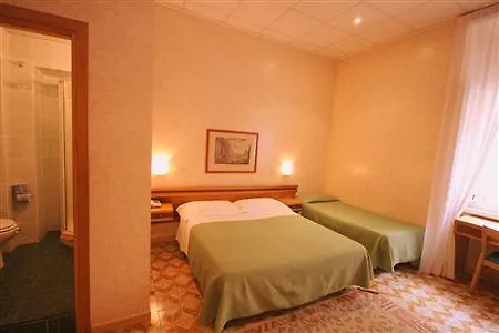 Embassy 3* Рим