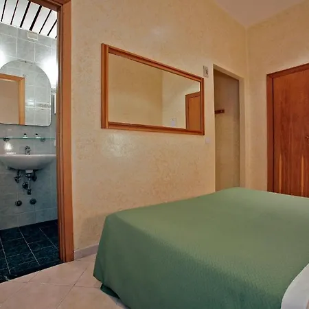 Embassy Отель 3*
