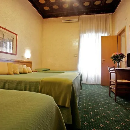Отель Embassy 3*