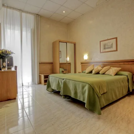 Отель Embassy 3*