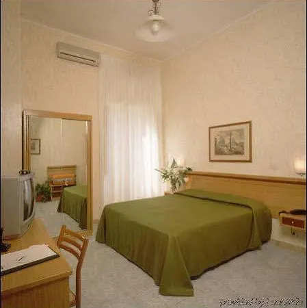 Embassy Ξενοδοχείο