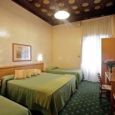 Embassy Hotel Rom